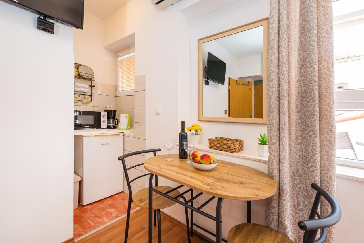 Studio And Rooms Zadar City Wall Экстерьер фото