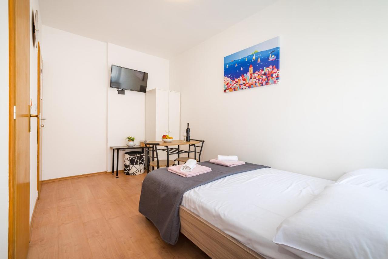 Studio And Rooms Zadar City Wall Экстерьер фото